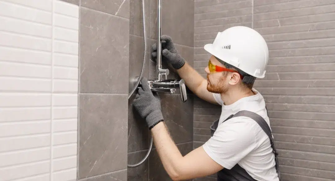 Fuite de douche : quelles sont les causes les plus fréquentes et comment les réparer ?
